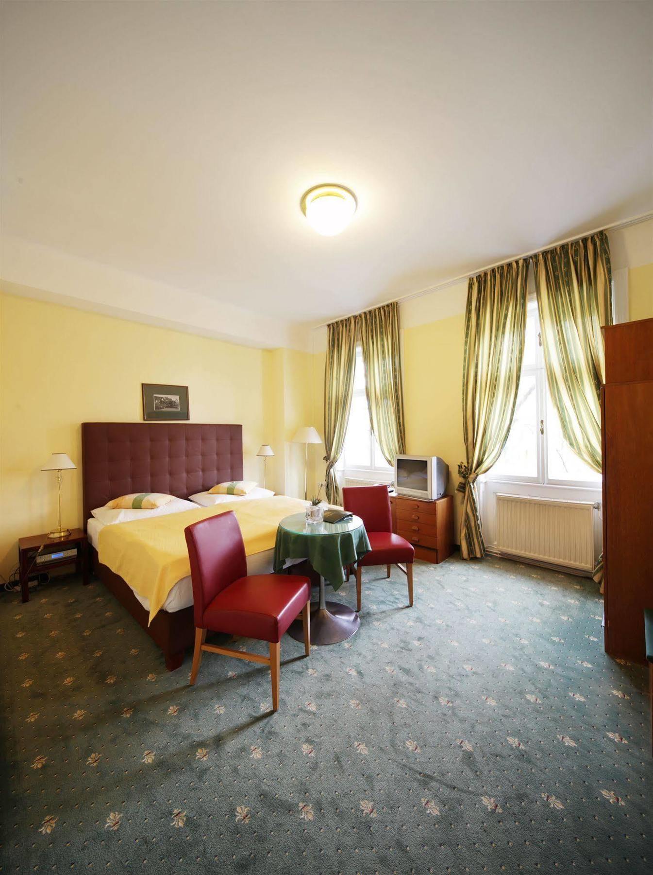 Bergwirt Schönbrunn Hotel